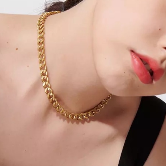 💛Gold Plated Texture Cuban Necklace - Picture 4 of 5